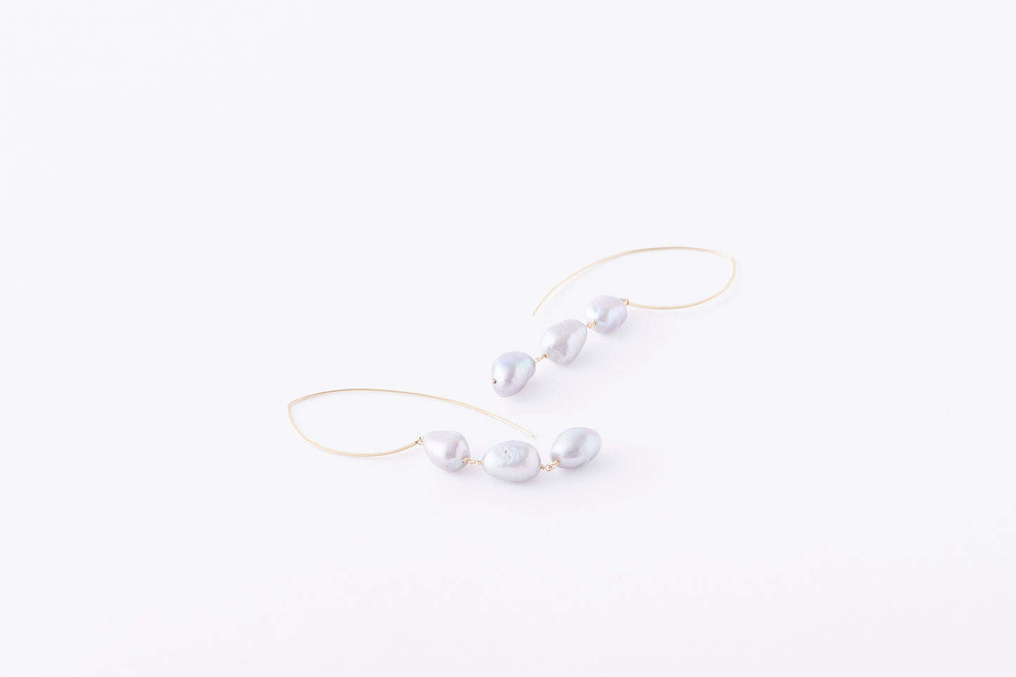 [ noble ] Gray Pearl Pierced Earrings