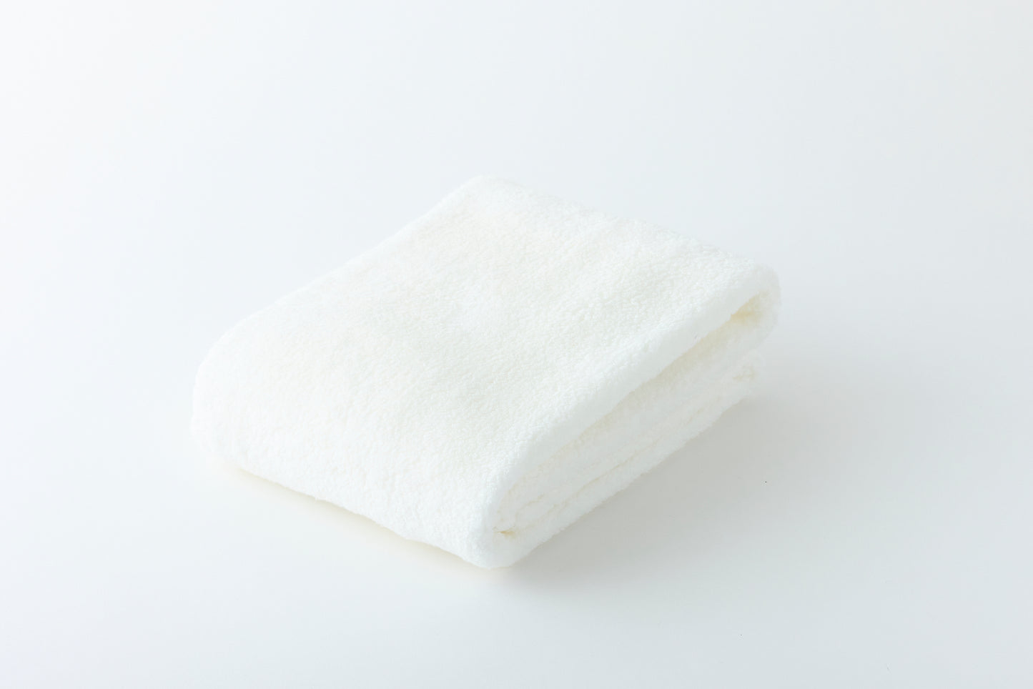 World Crane -Wind- Bath Towel