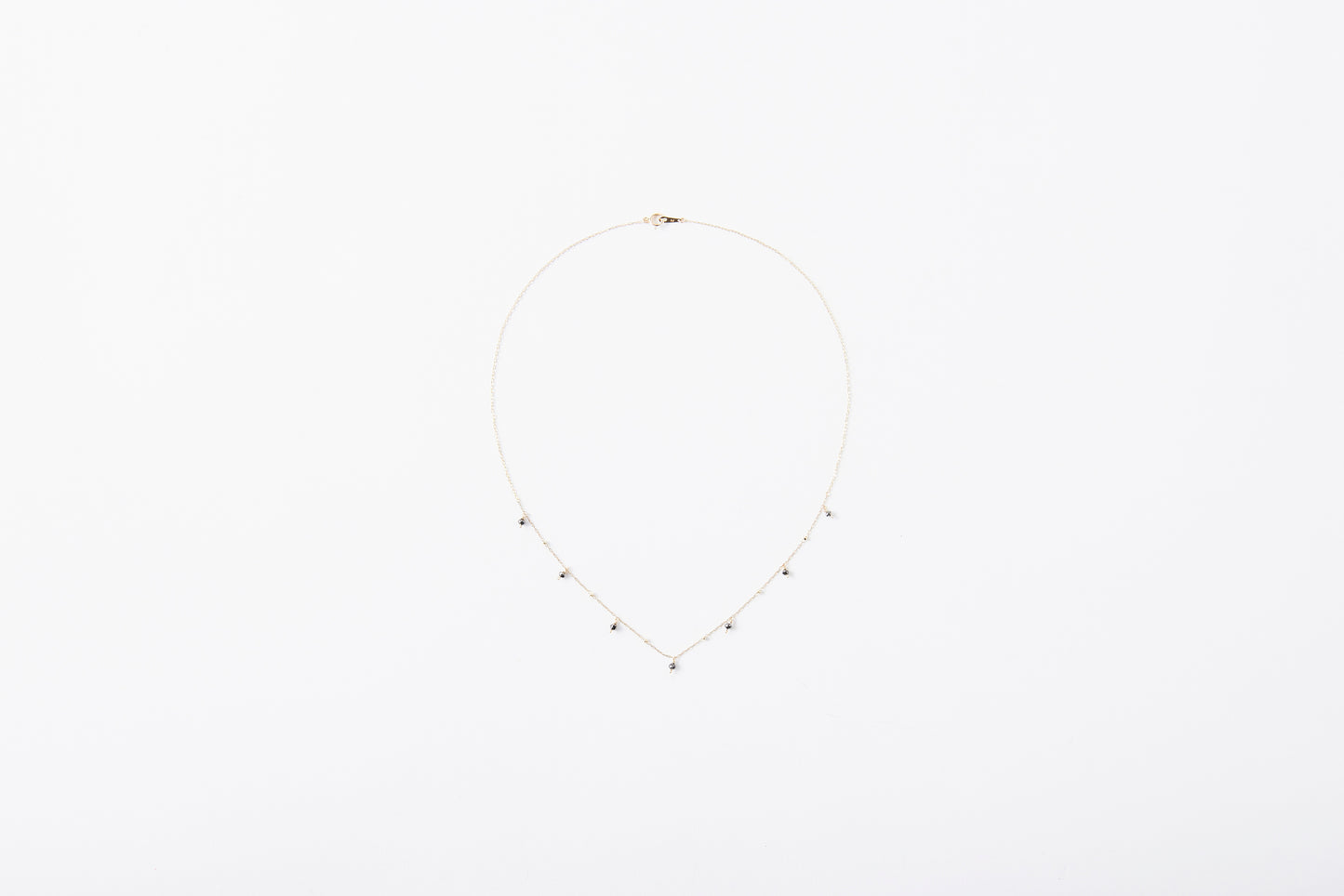 [ BASIC ] Black Diamond Station Necklace