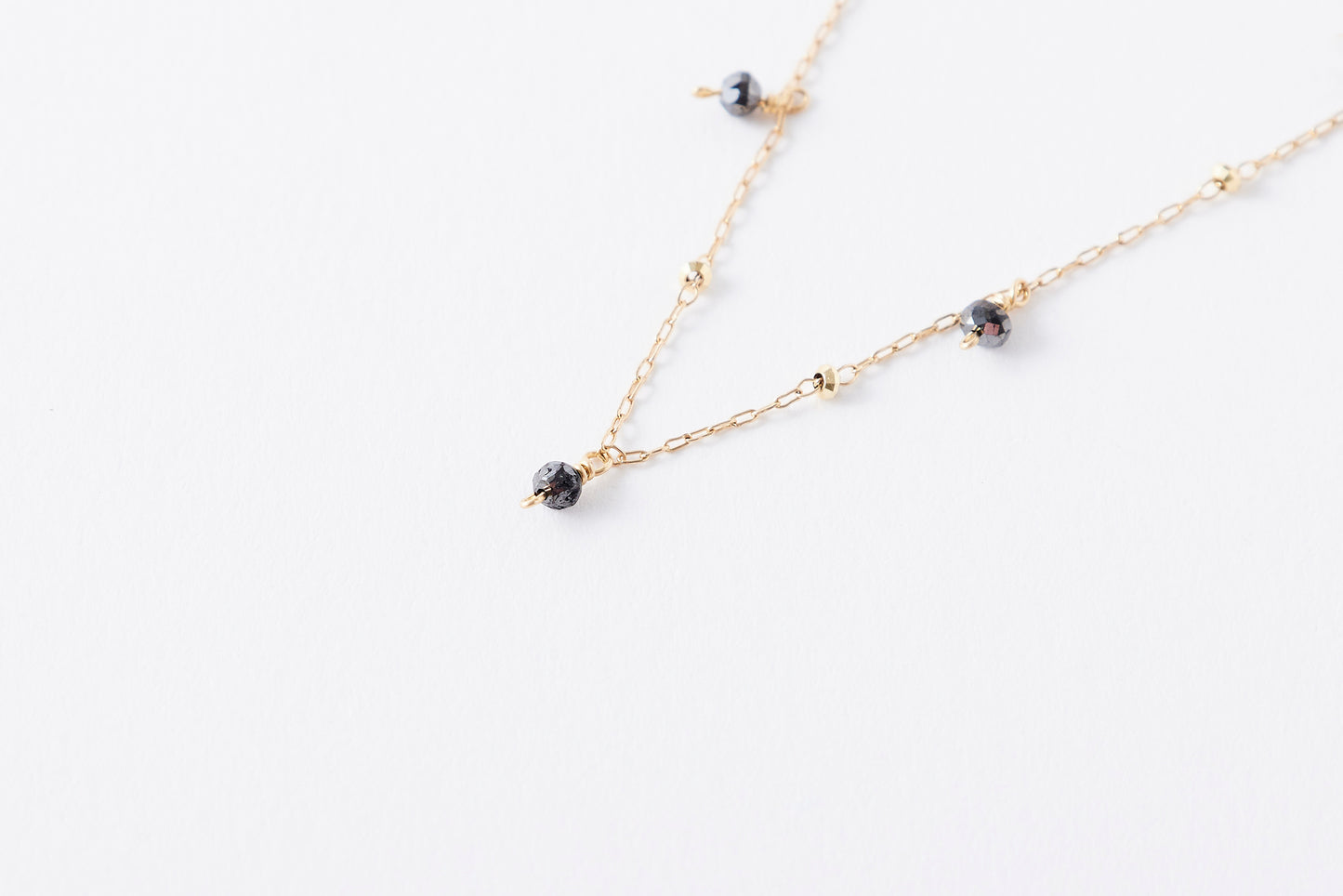 [ BASIC ] Black Diamond Station Necklace